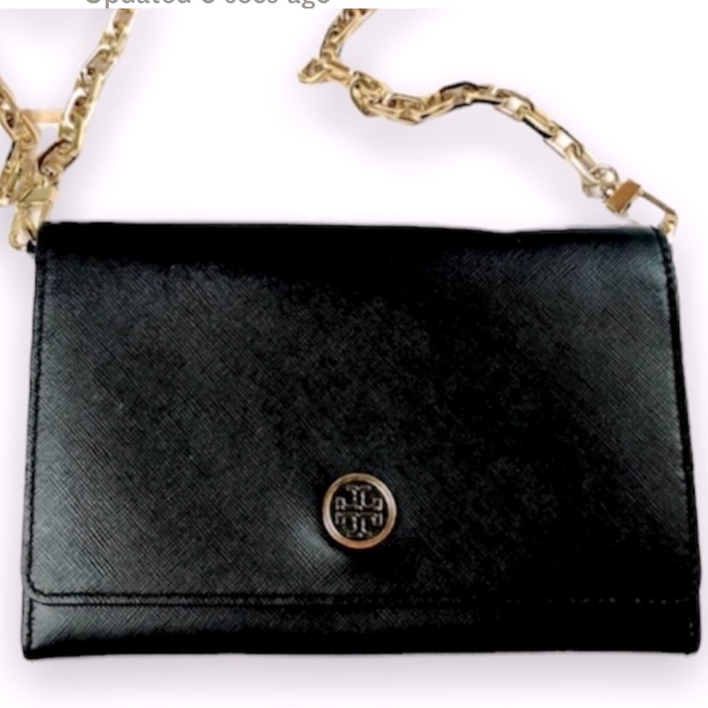 EUC Tory Burch Robinson Chain wallet crossbody in Black with gold chain